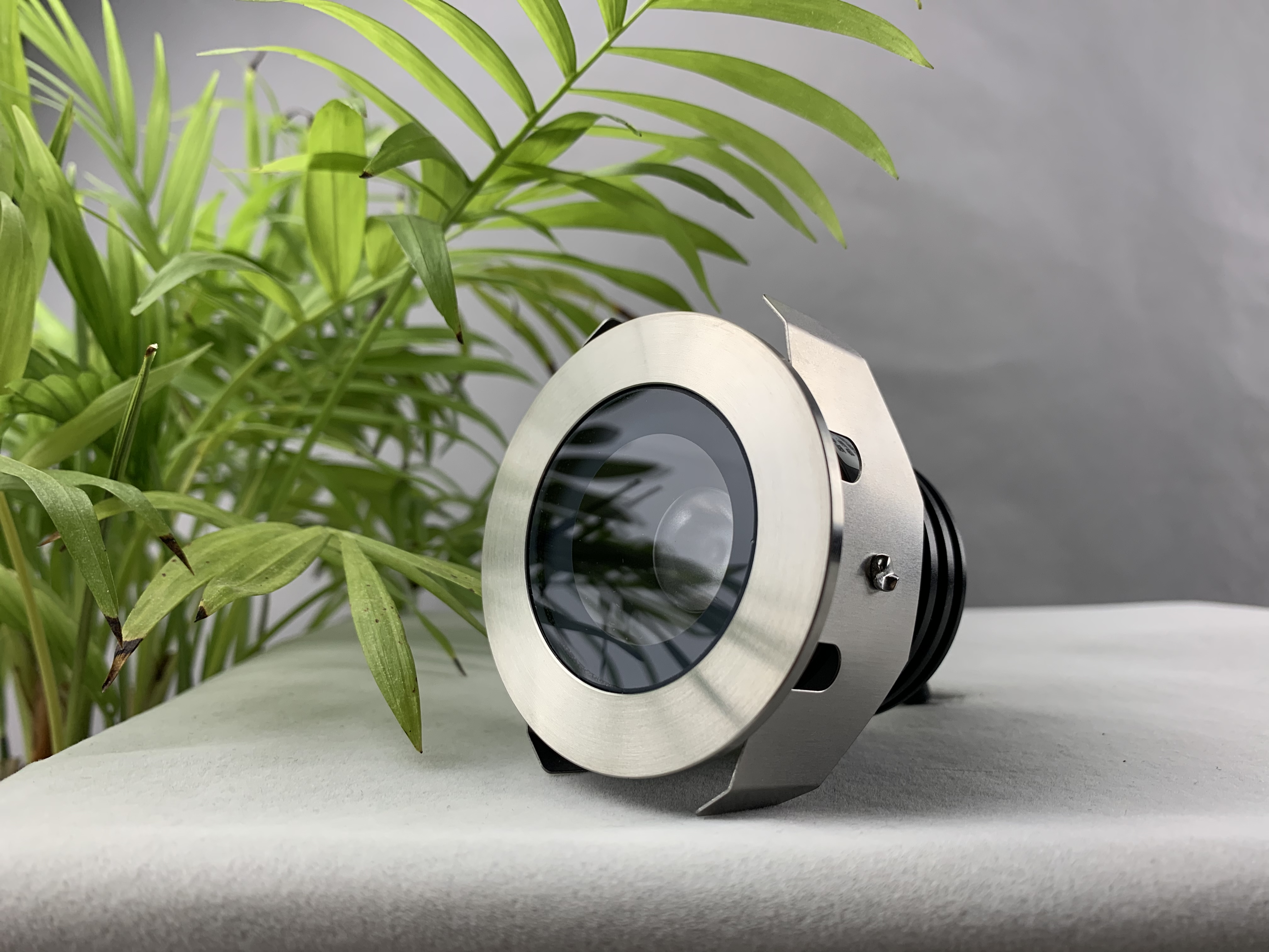 Lampu bawah tanah EU1965H